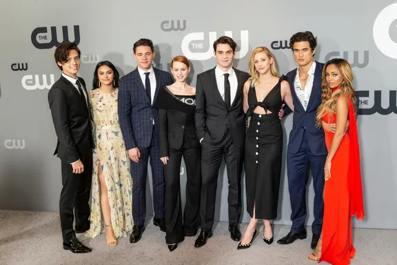 Reasons You Should (And Shouldn't) Watch Riverdale