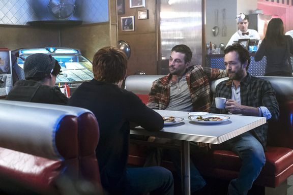 The Cast Of Riverdale Opens Up About Making “Difficult” Luke Perry Tribute Episode