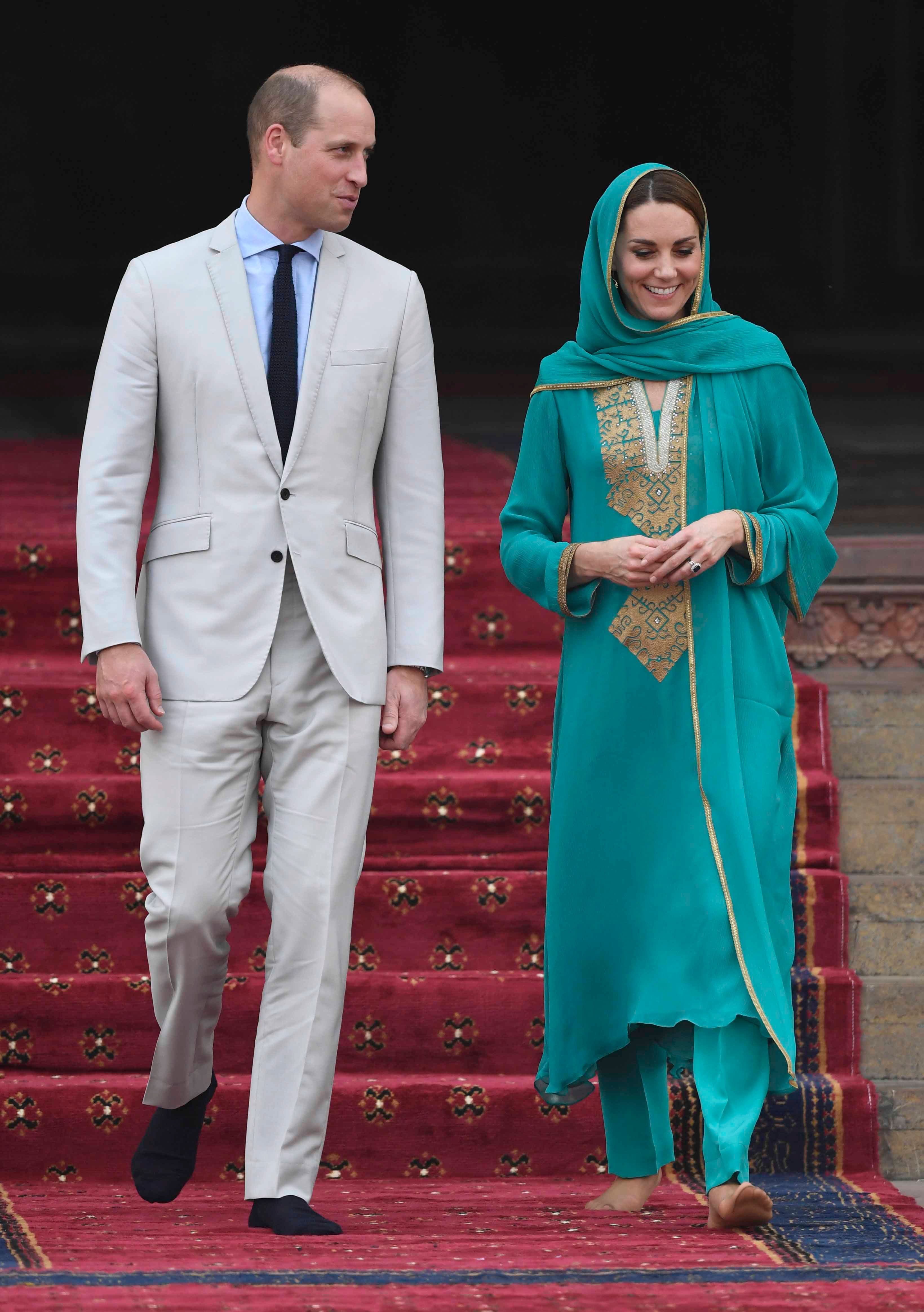 Kate Middleton And Prince William Visit Same Mosque Princess Diana Went