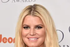 Jessica Simpson Reveals Her Struggle With Pills And Alcohol In New Memoir ‘Open Book’