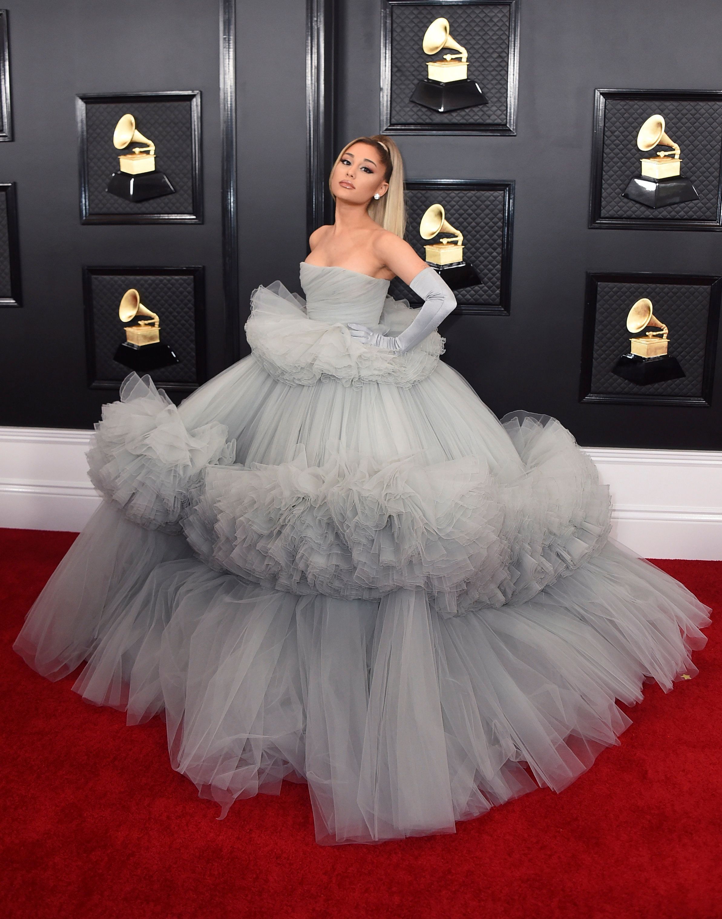 Ariana Grande Channelled A Modern Cinderella For The 2020 Grammys - Fame10