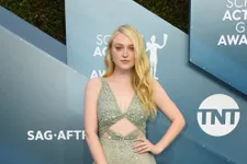 Dakota Fanning Looks Like A Mermaid At The 2020 SAG Awards