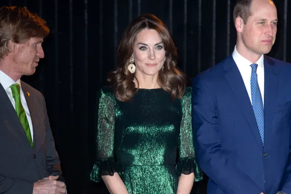 Kate Middleton Glitters In Emerald Green For Evening Reception In Dublin