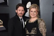 Kelly Clarkson Sued By Father-In-Law Narvel Blackstock’s Company Amid Divorce