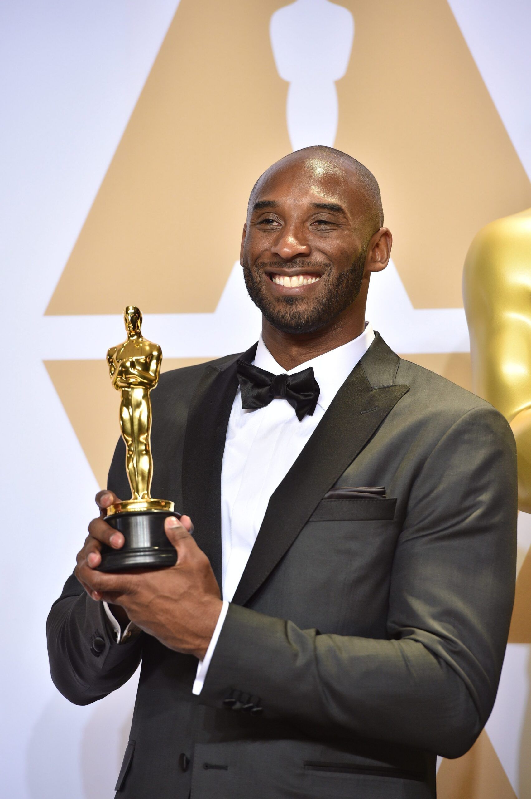 Popular Celebrities We Lost In 2020 - Fame10