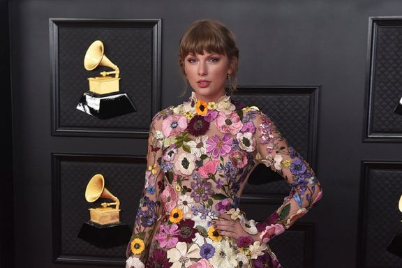 20 Celebrities With The Hottest Bodies! - Fame10