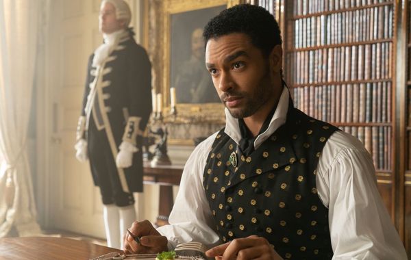 Bridgerton’s Simon Just Being Charming For 4 Minutes