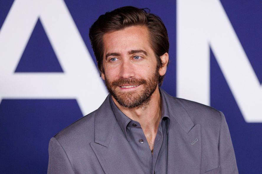Jake Gyllenhaal To Star In Remake Of Patrick Swayze’s Road House