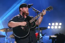 Luke Combs Wins 2022 CMAs Entertainer Of The Year For A Second Time